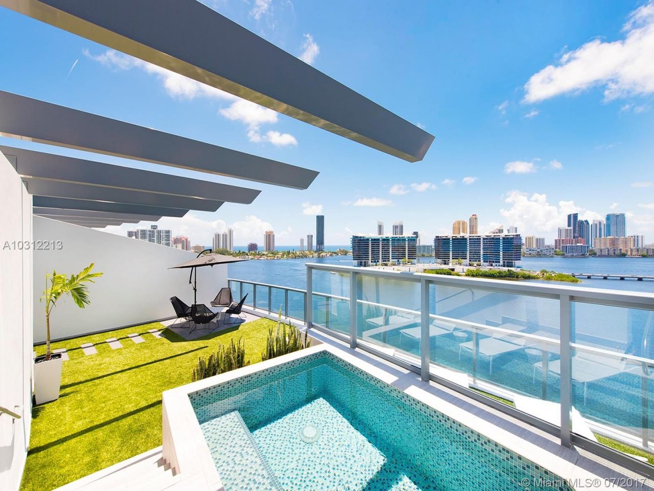 Penthouse à Miami, États-Unis, 290 m2 - image 1