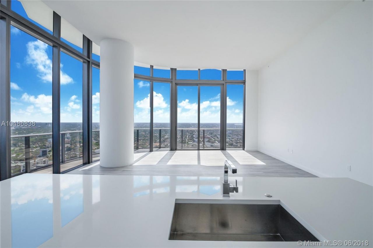 Penthouse à Miami, États-Unis, 230 m2 - image 1