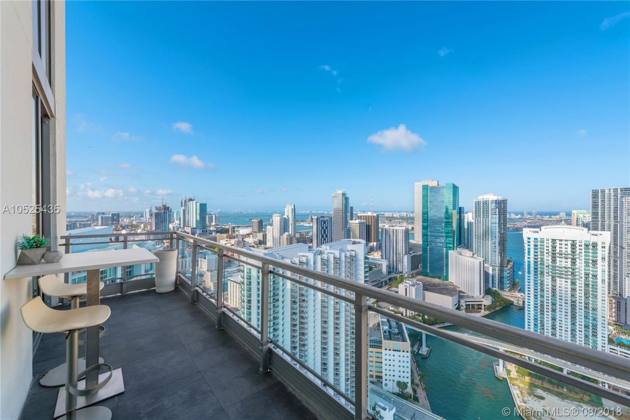Penthouse in Miami, USA, 230 sq.m - picture 1