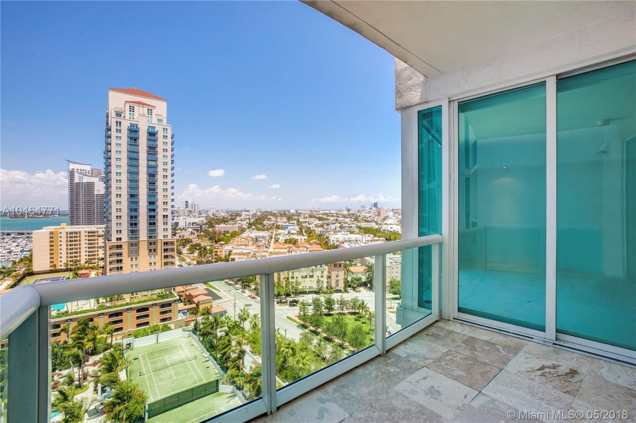 Penthouse à Miami, États-Unis, 100 m2 - image 1
