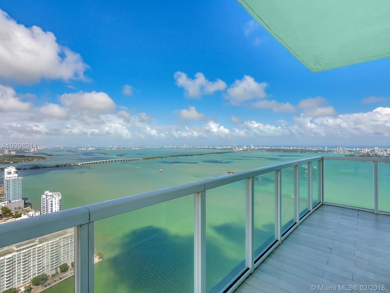Piso en Miami, Estados Unidos, 190 m2 - imagen 1