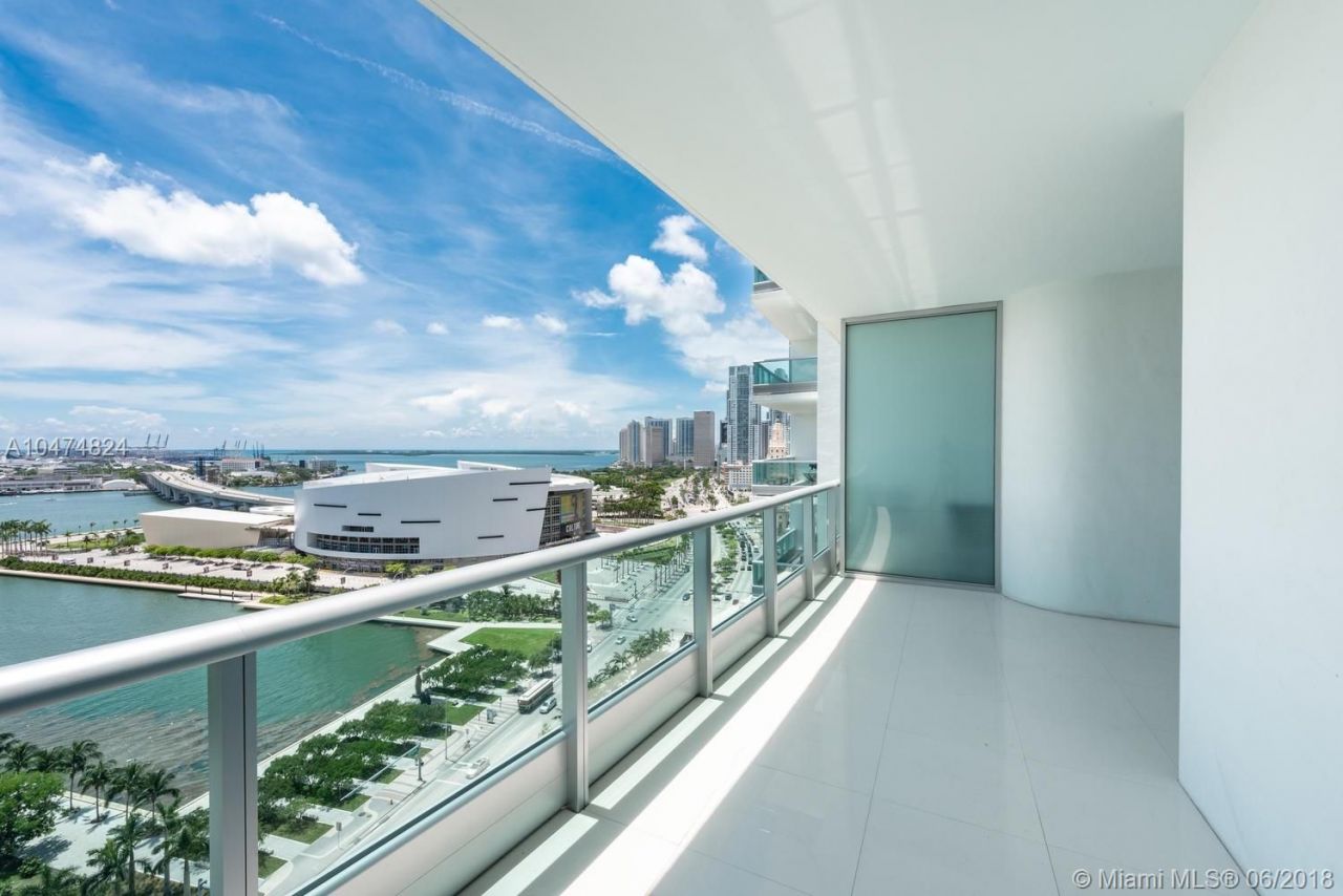 Piso en Miami, Estados Unidos, 150 m2 - imagen 1