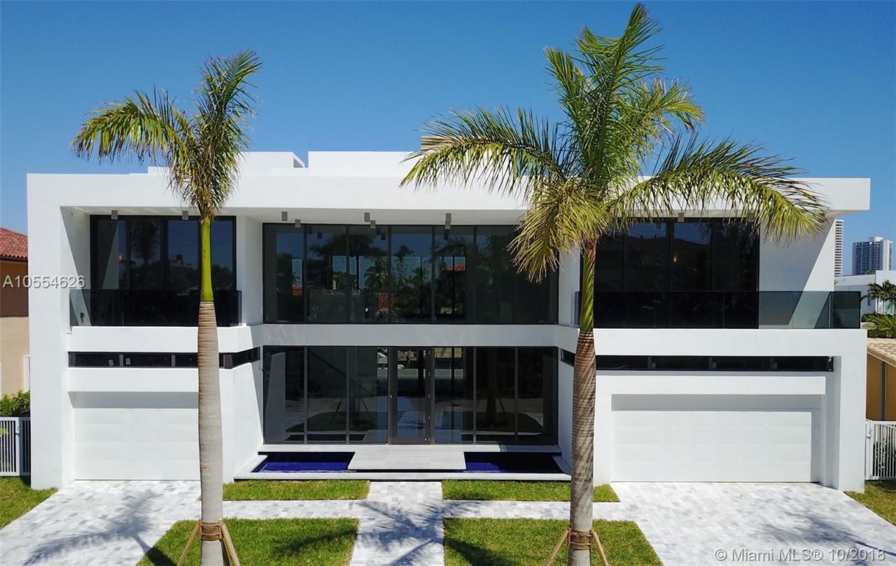 Villa en Miami, Estados Unidos, 600 m2 - imagen 1