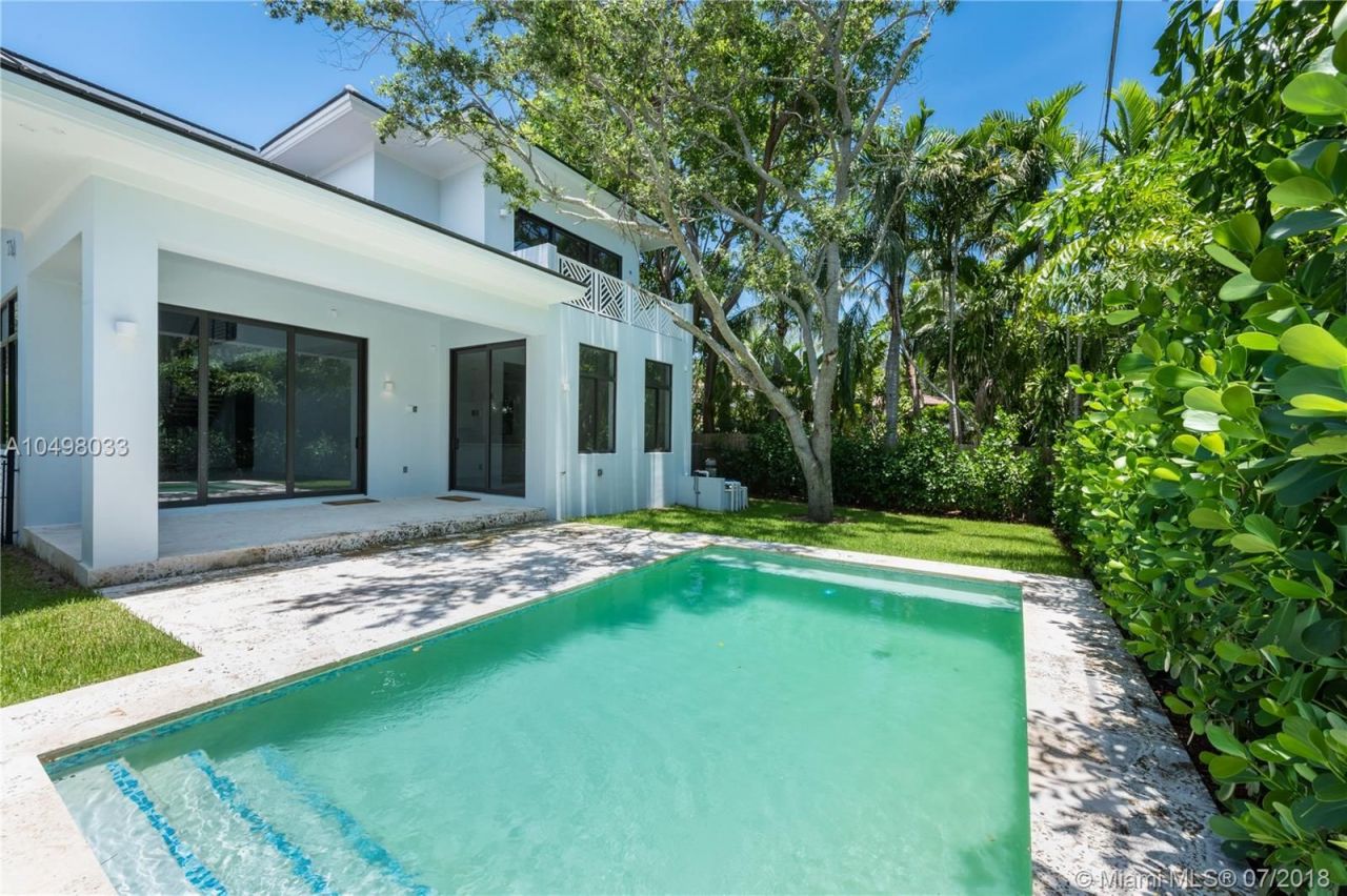 Villa in Miami, USA, 330 sq.m - picture 1