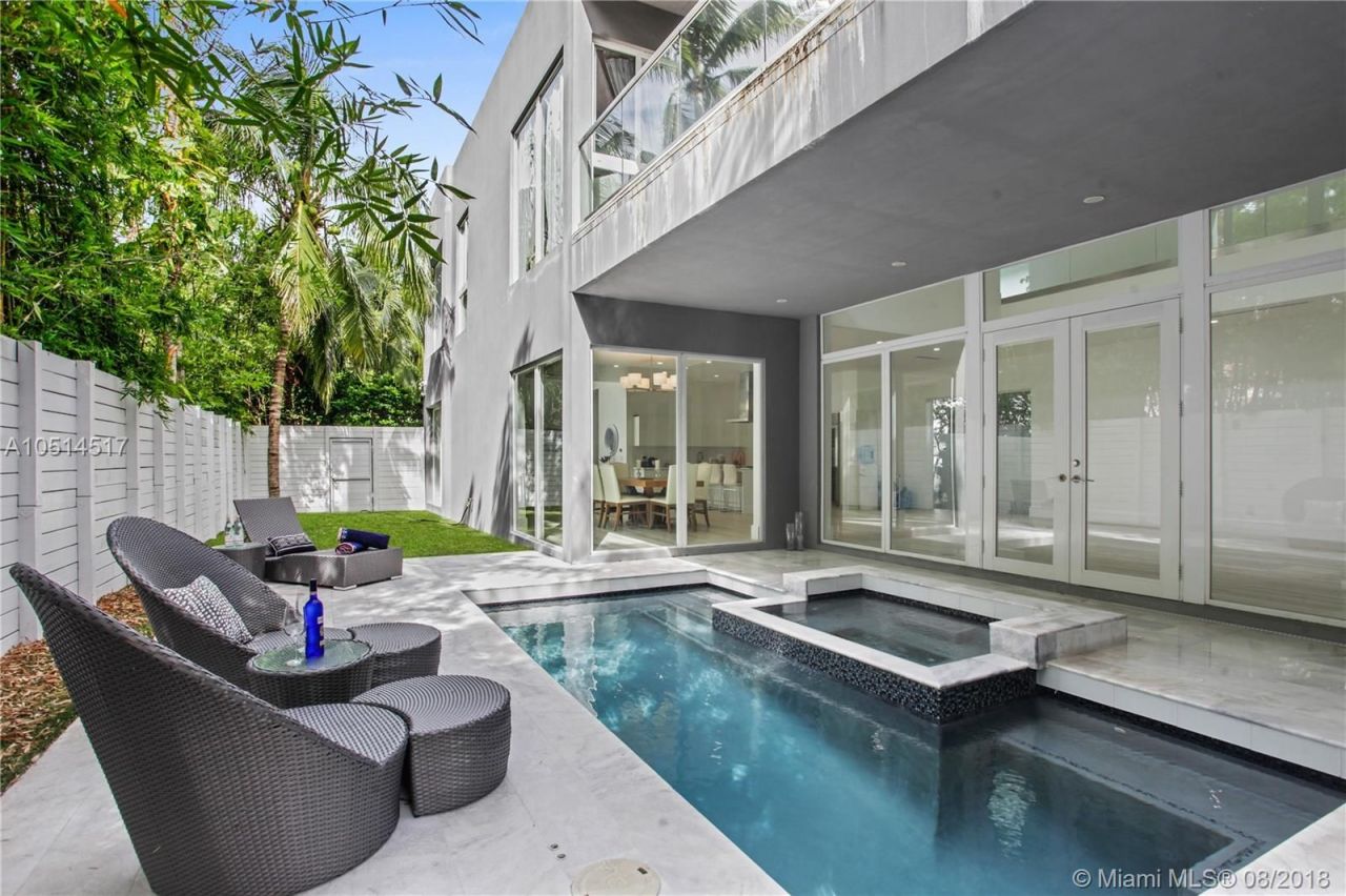 Villa en Miami, Estados Unidos, 460 m2 - imagen 1