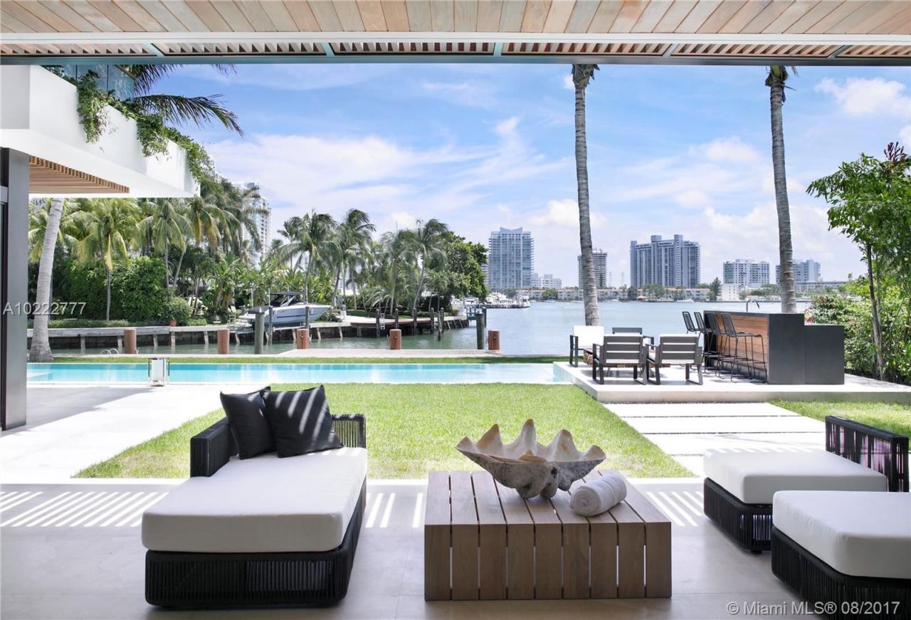 Villa en Miami, Estados Unidos, 730 m2 - imagen 1