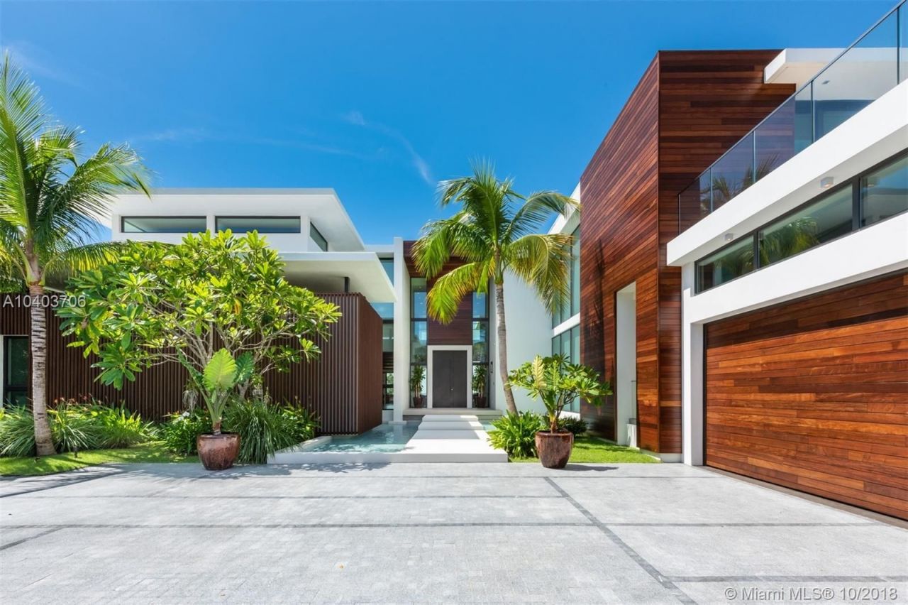 Villa in Miami, USA, 1 000 sq.m - picture 1