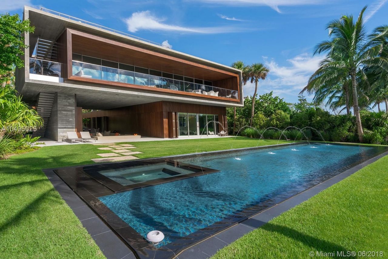 Villa en Miami, Estados Unidos, 1 400 m2 - imagen 1