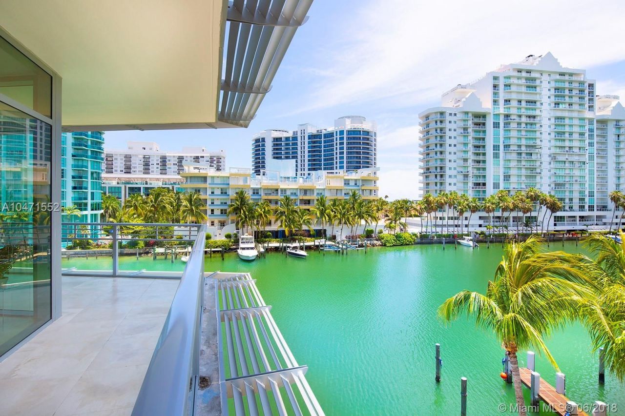 Apartamento en Miami, Estados Unidos, 210 m2 - imagen 1