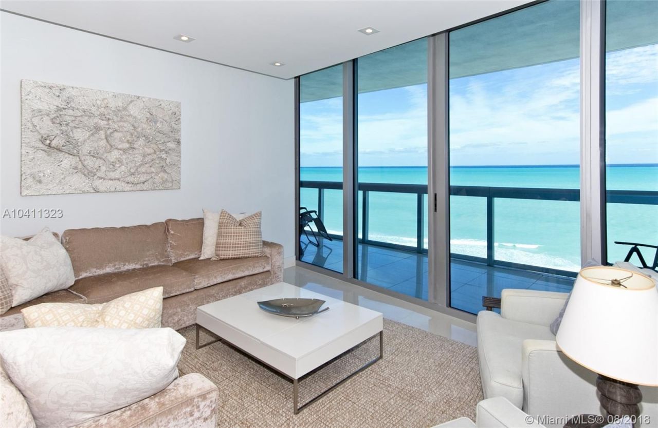 Apartment in Miami, USA, 200 sq.m - picture 1