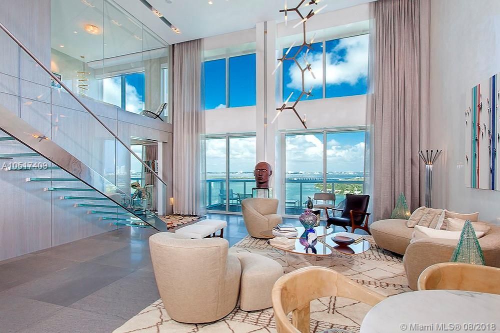 Penthouse in Miami, USA, 640 sq.m - picture 1