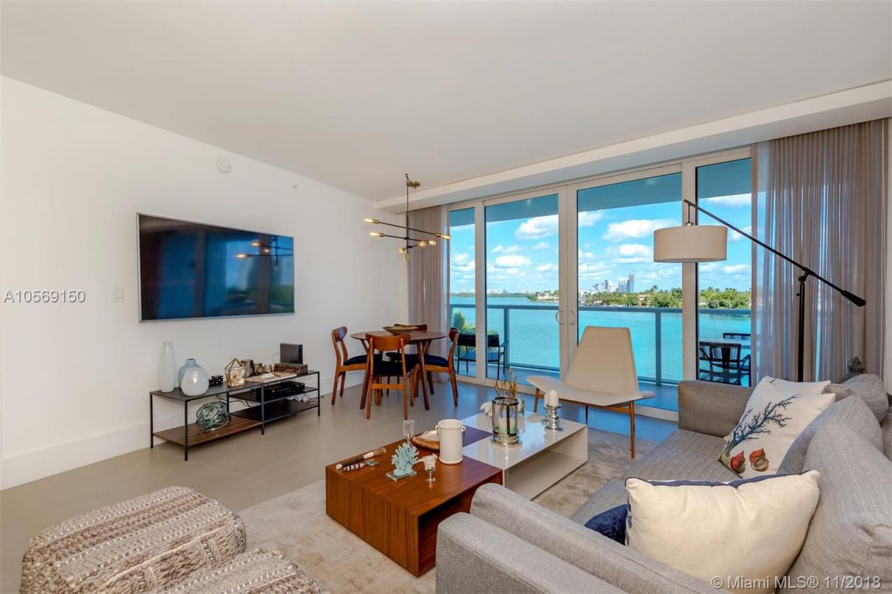 Apartment in Miami, USA, 110 sq.m - picture 1