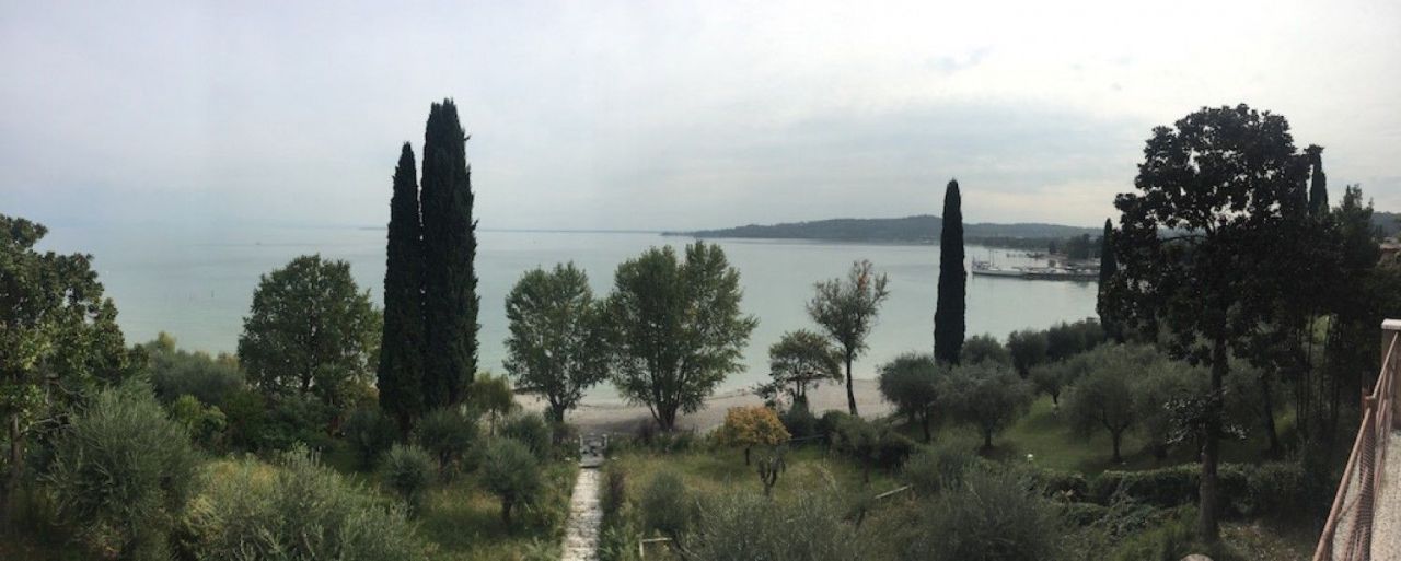 Villa on Lake Garda, Italy, 600 sq.m - picture 1