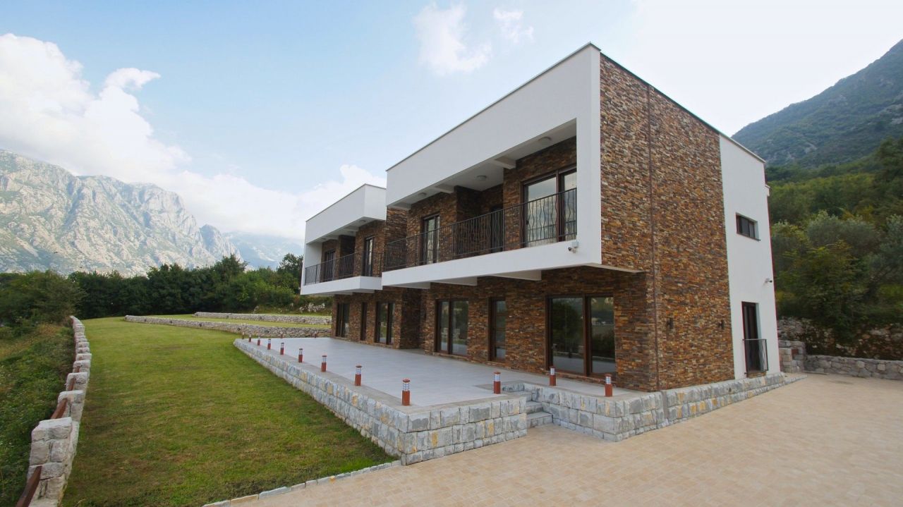 Villa in Prcanj, Montenegro, 137 sq.m - picture 1