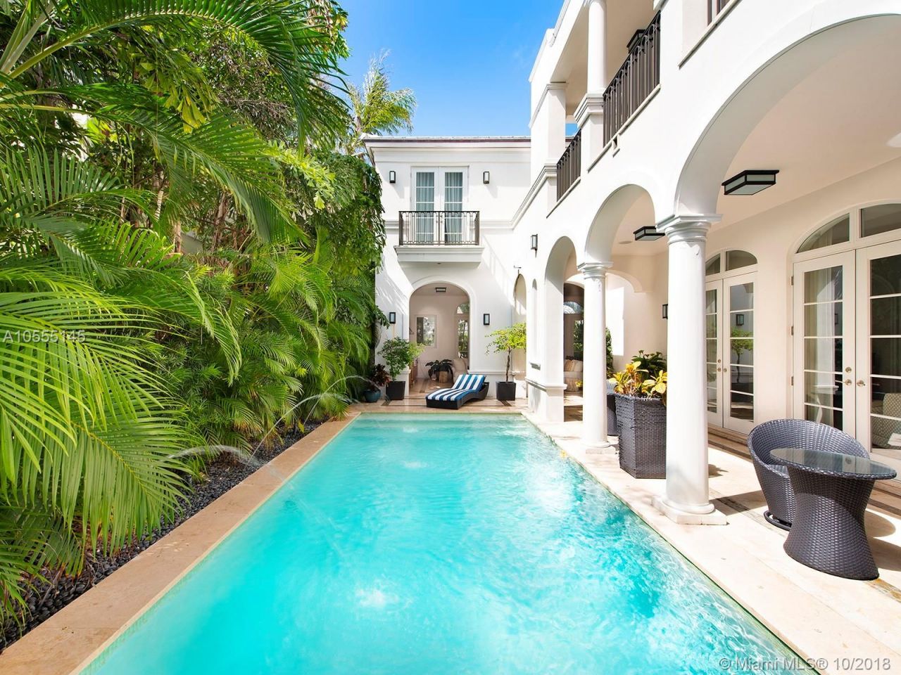 Villa in Miami, USA, 330 sq.m - picture 1