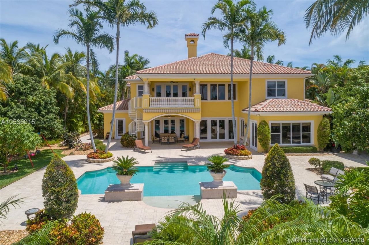 Villa en Miami, Estados Unidos, 520 m2 - imagen 1