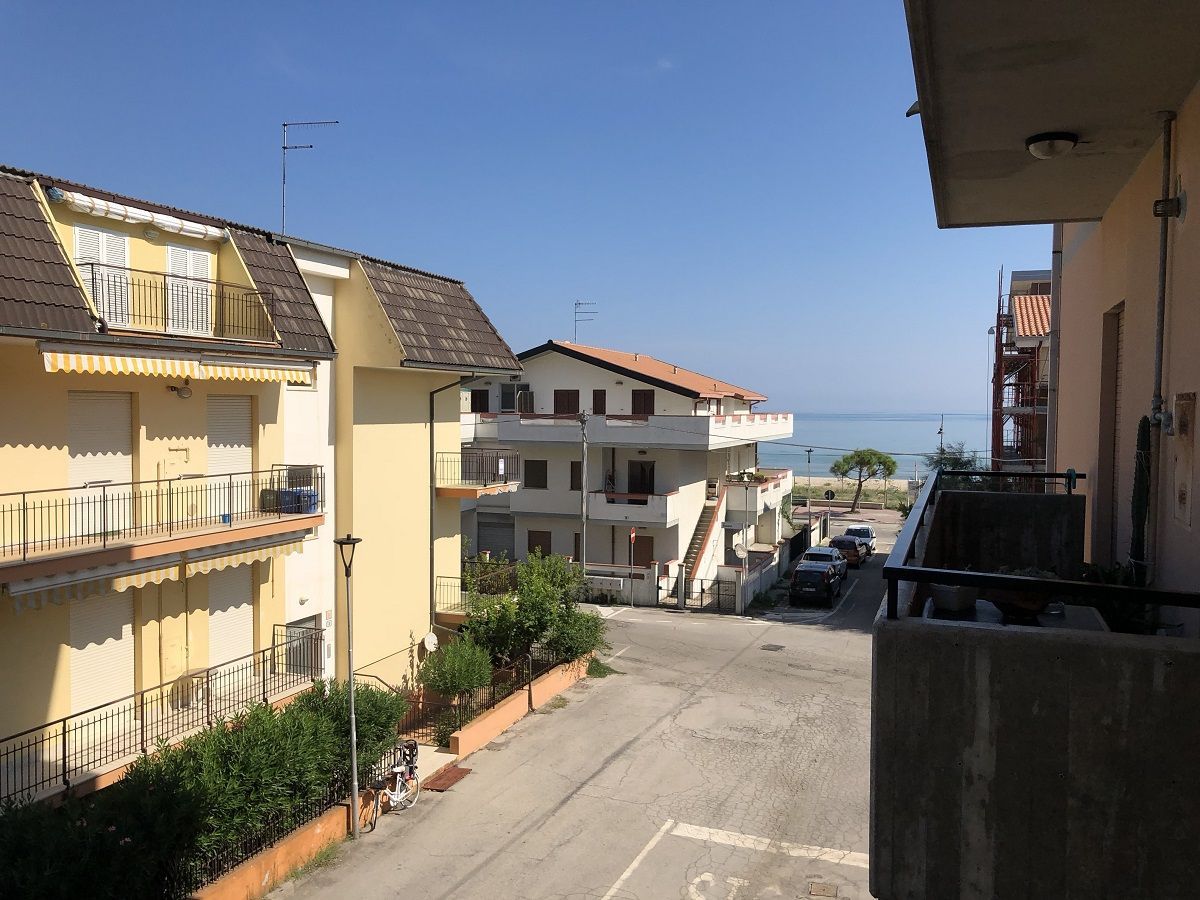 Flat in Silvi, Italy, 100 sq.m - picture 1