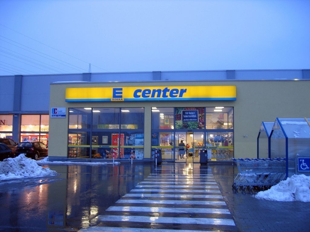 Shop in Neustadt, Germany, 6 000 sq.m - picture 1