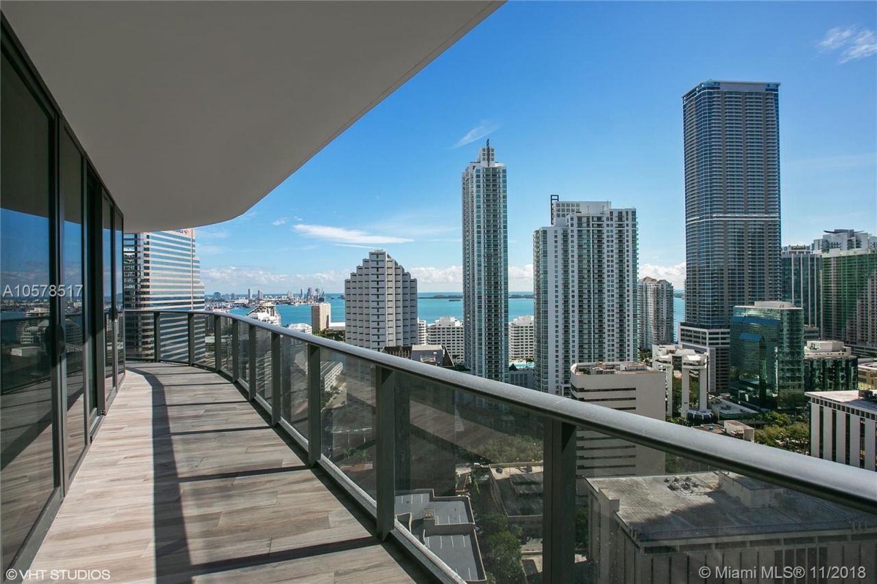 Appartement à Miami, États-Unis, 150 m2 - image 1