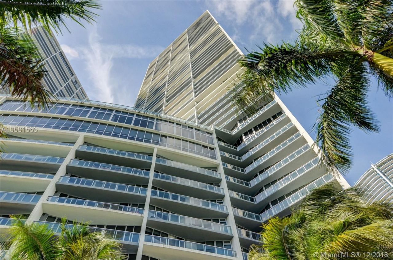 Apartment in Miami, USA, 130 sq.m - picture 1