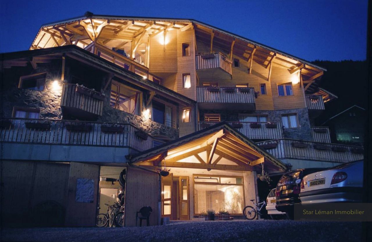Hotel in Morzine, France, 880 sq.m - picture 1