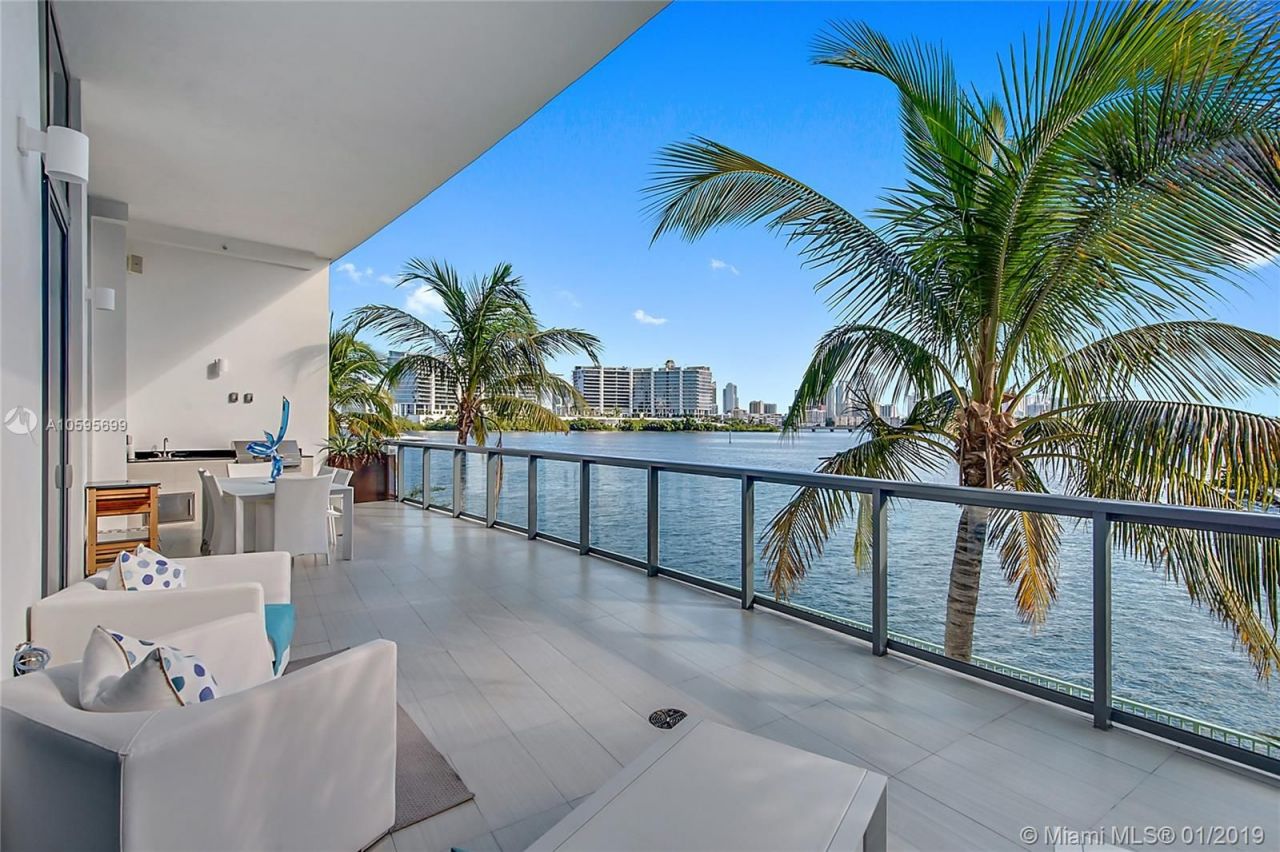 Casa adosada en Miami, Estados Unidos, 170 m2 - imagen 1