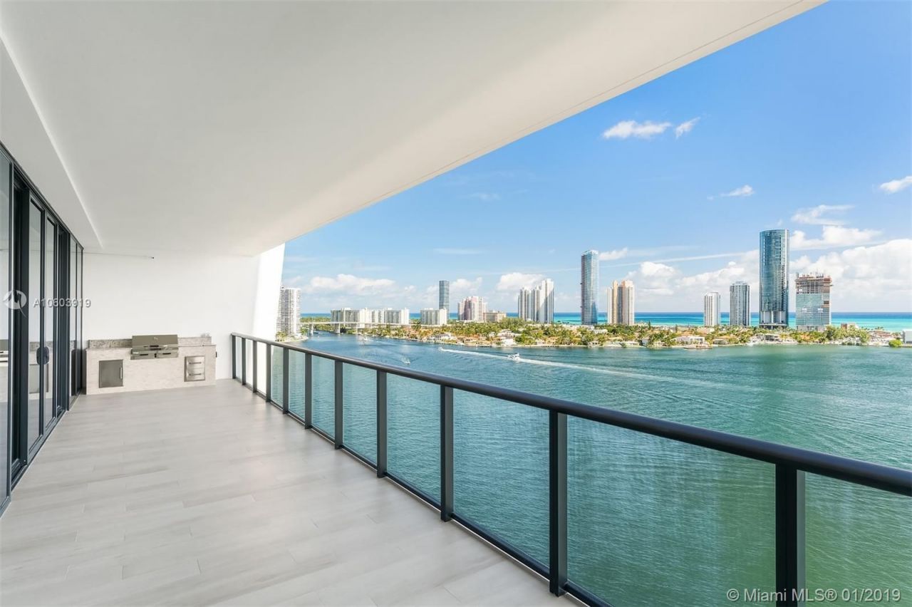 Piso en Miami, Estados Unidos, 280 m² - imagen 1