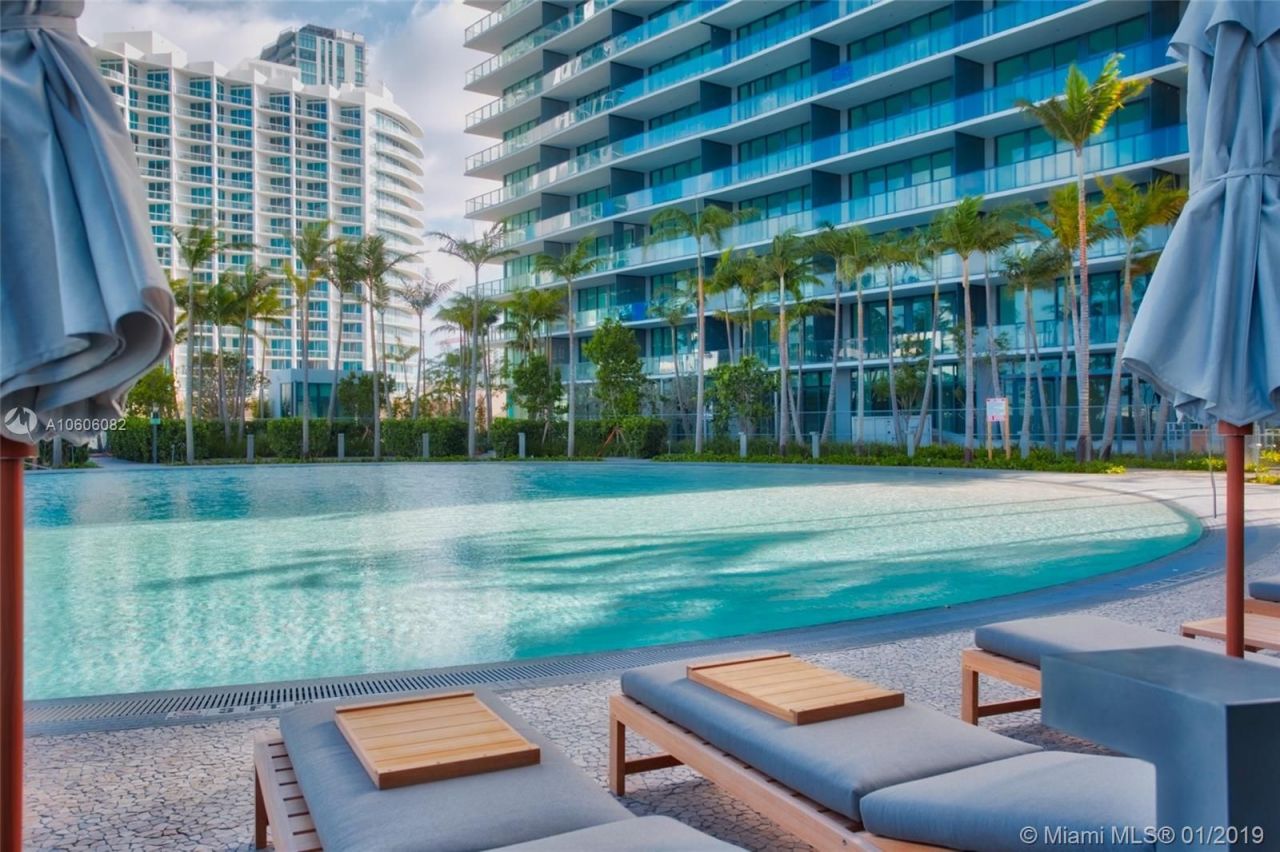 Penthouse in Miami, USA, 290 sq.m - picture 1