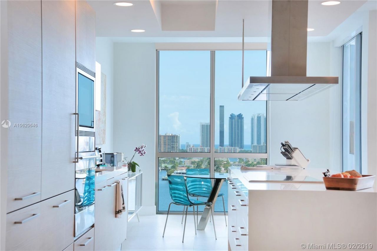 Wohnung in Miami, USA, 250 m2 - Foto 1