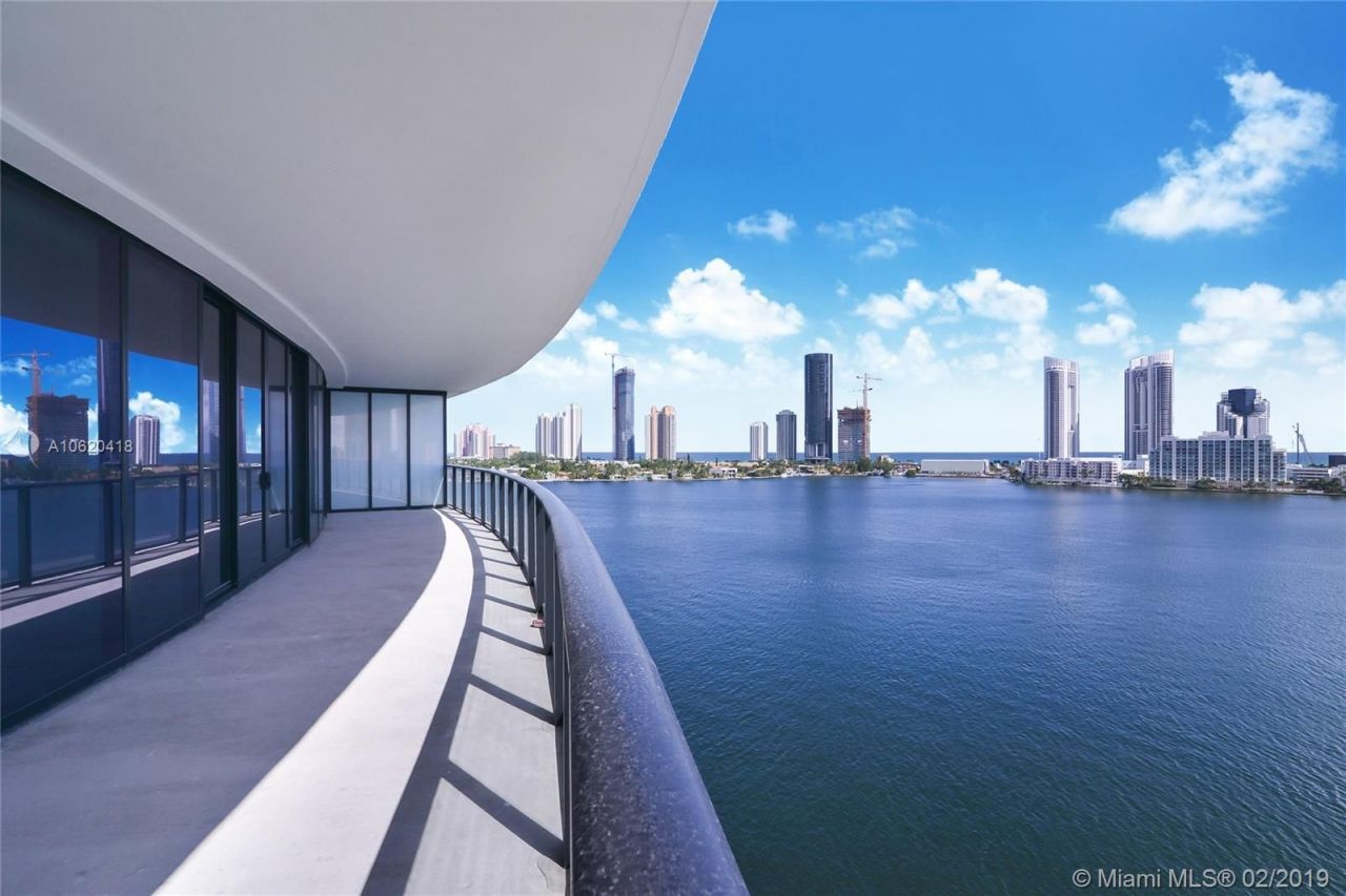 Piso en Miami, Estados Unidos, 270 m2 - imagen 1
