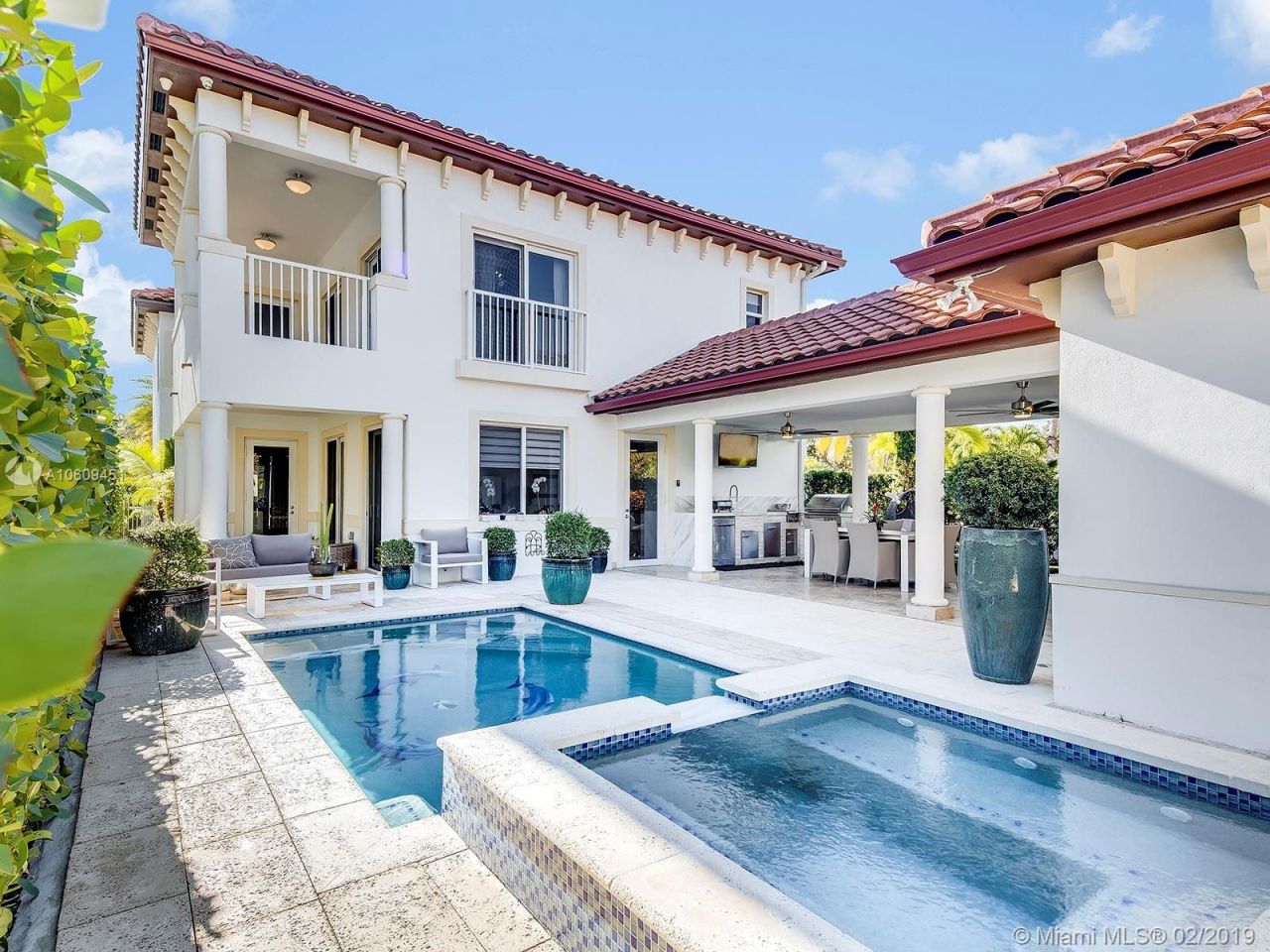 Villa in Miami, USA, 320 sq.m - picture 1