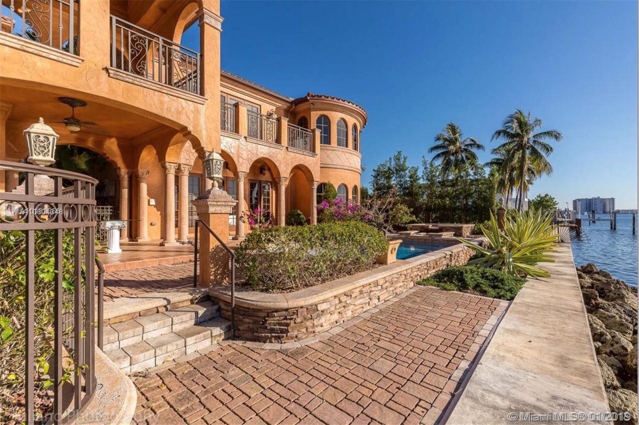 Villa in Miami, USA, 600 m2 - Foto 1