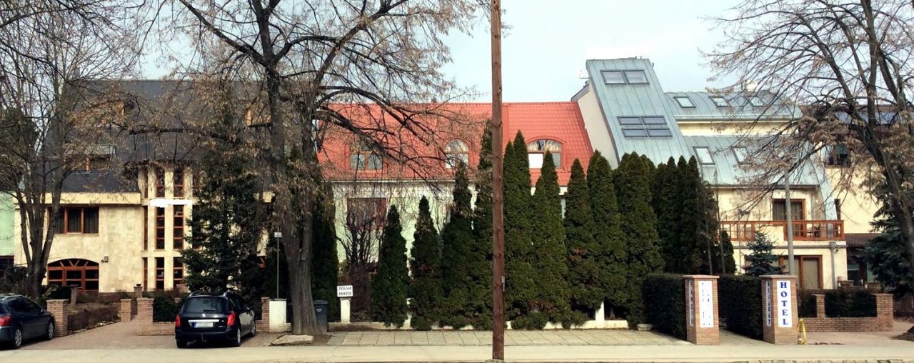 Hôtel à Szolnok, Hongrie, 1 589 m2 - image 1