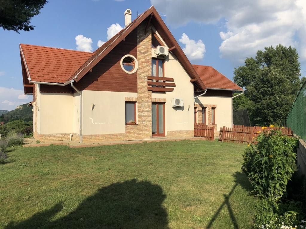 Villa Csobánka, Hungary, 300 sq.m - picture 1
