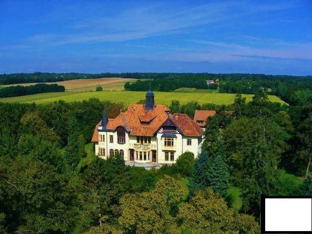 House Kemenessömjén, Hungary, 3 245 sq.m - picture 1