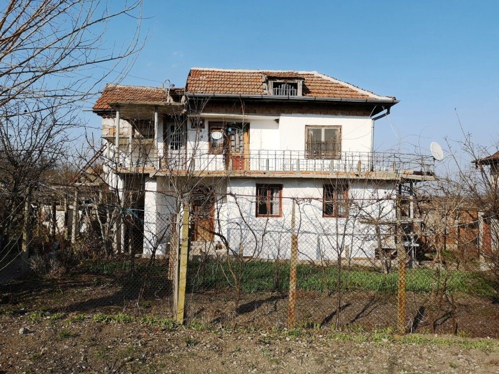 House in Yambol, Bulgaria, 200 sq.m - picture 1