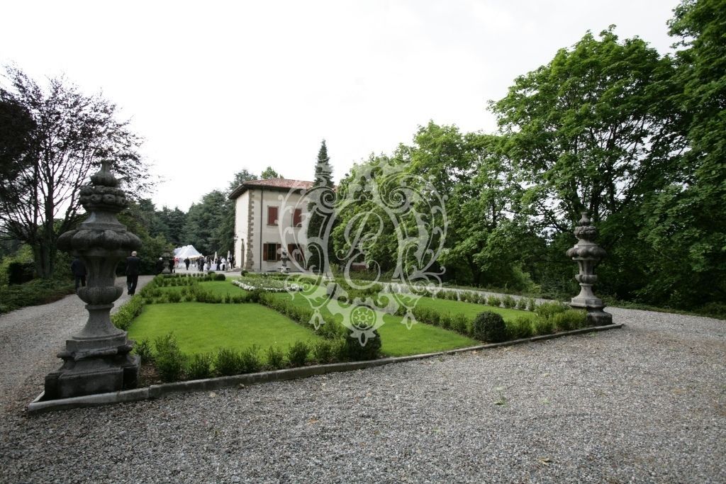 Villa in Merate, Italien, 1 000 m2 - Foto 1