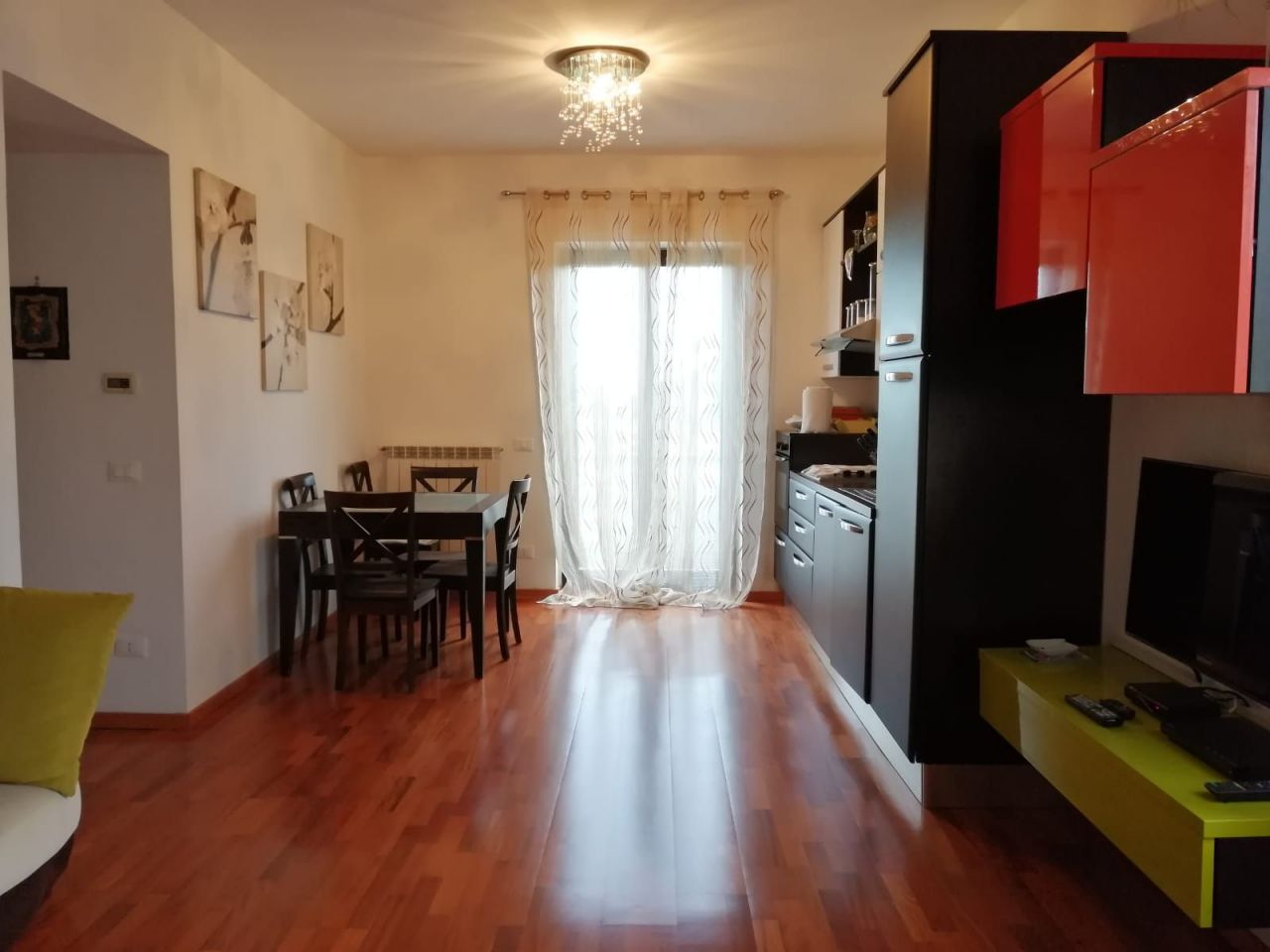 Flat in Rome, Italy, 65 sq.m - picture 1