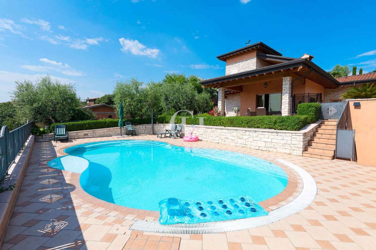 Villa in Gardasee, Italien, 500 m2 - Foto 1