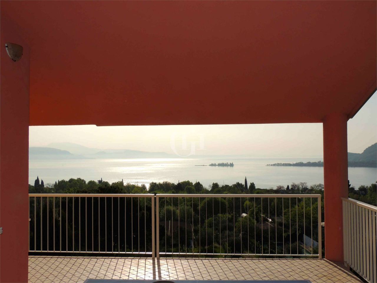Reconstruction property on Lake Garda, Italy, 500 sq.m - picture 1