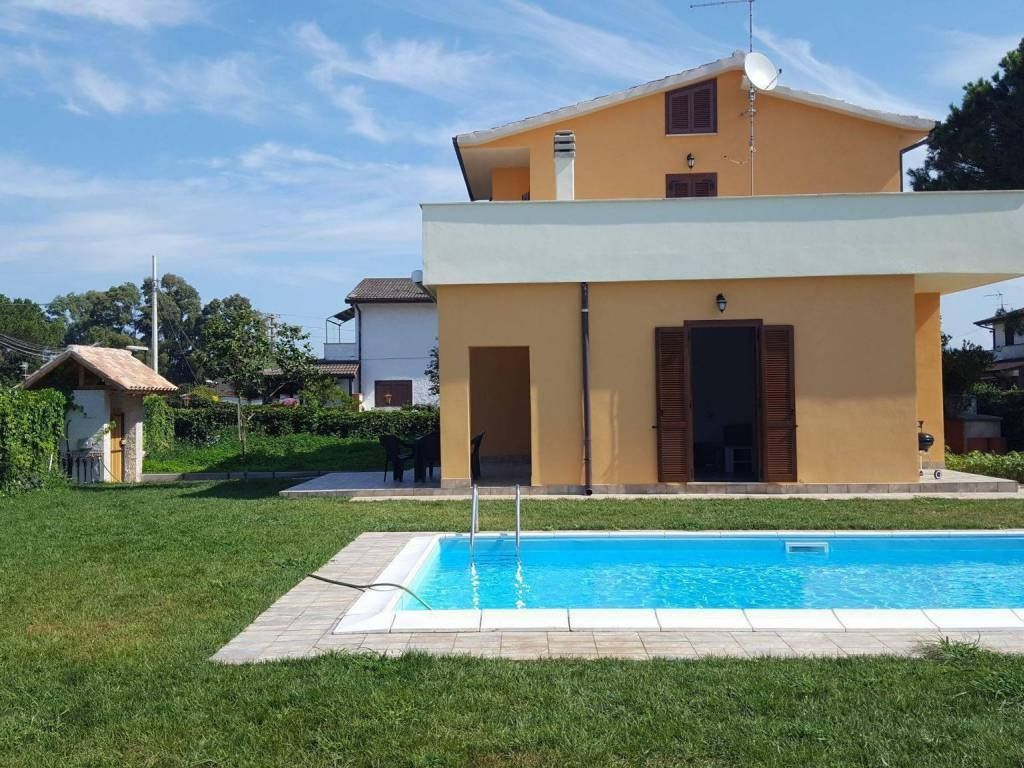 Villa in San Felice Circeo, Italy, 160 sq.m - picture 1