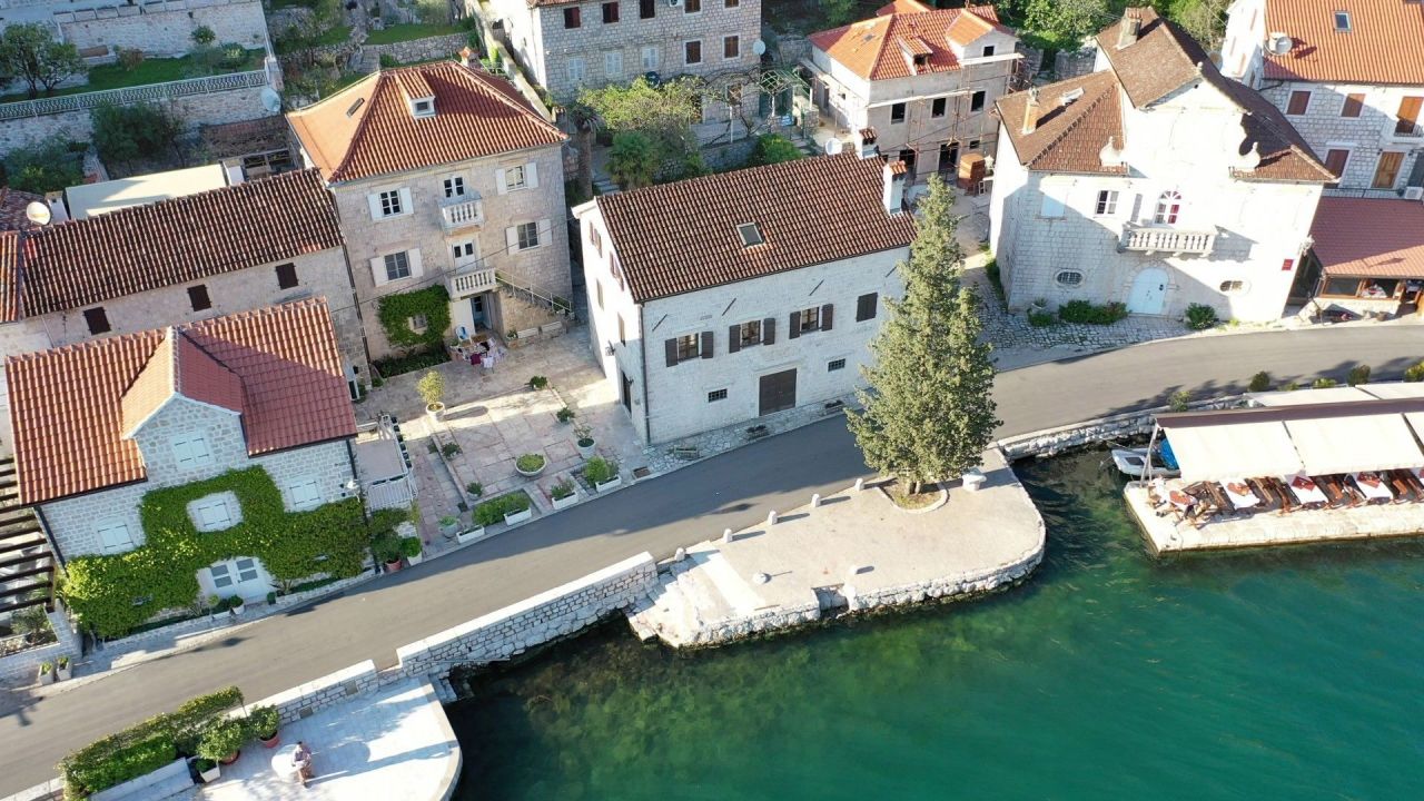 Villa in Perast, Montenegro, 267 m2 - Foto 1