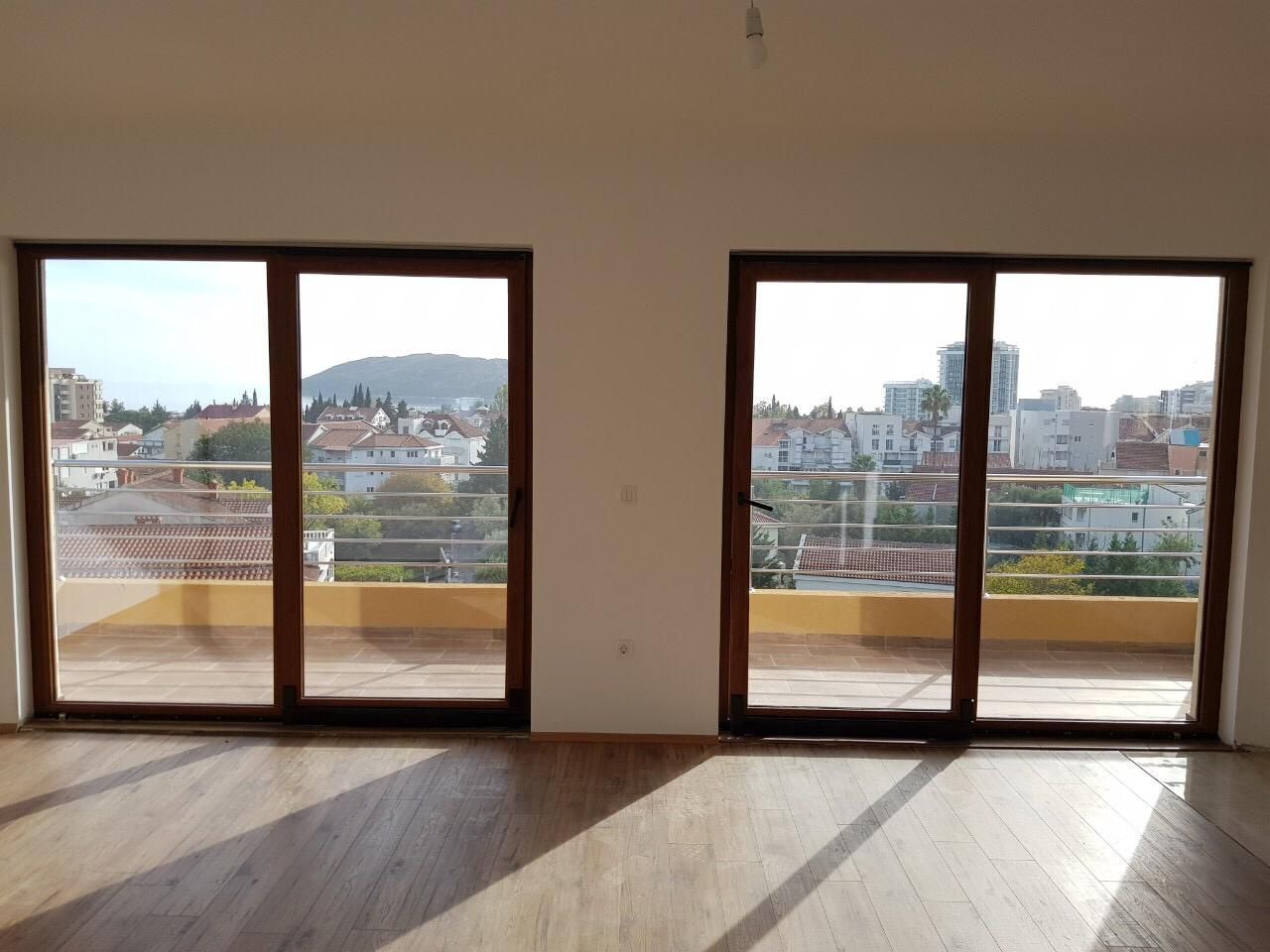 Apartment in Budva, Montenegro, 66 sq.m - picture 1
