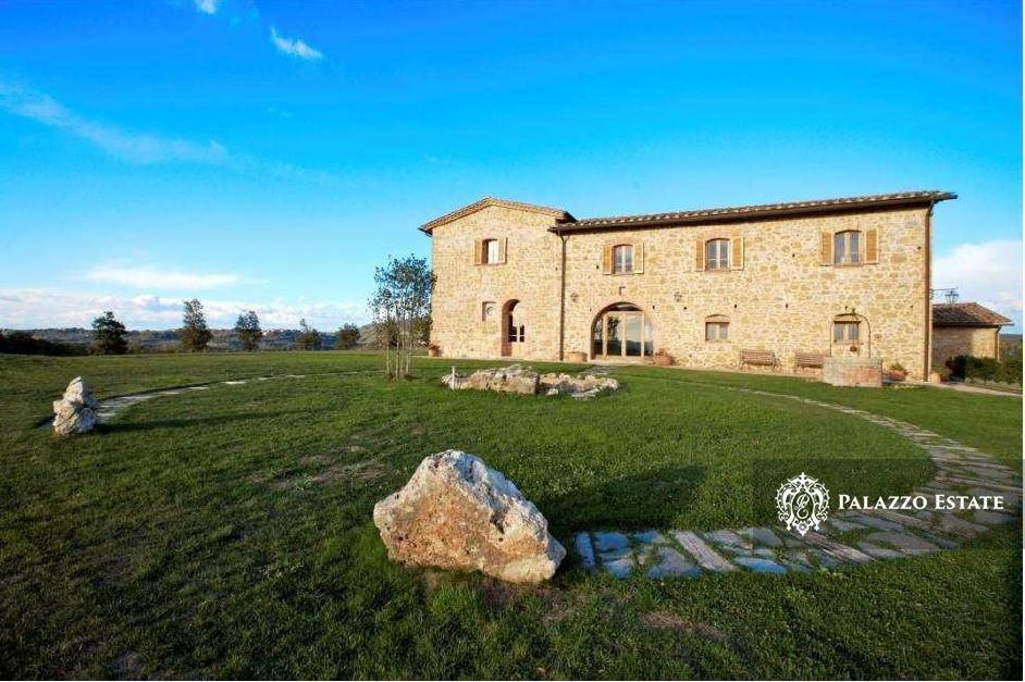 Hotel in Montalcino, Italy, 1 100 sq.m - picture 1