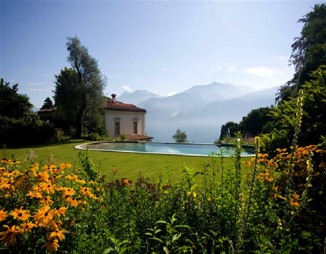 Villa on Lake Como, Italy, 1 225 sq.m - picture 1