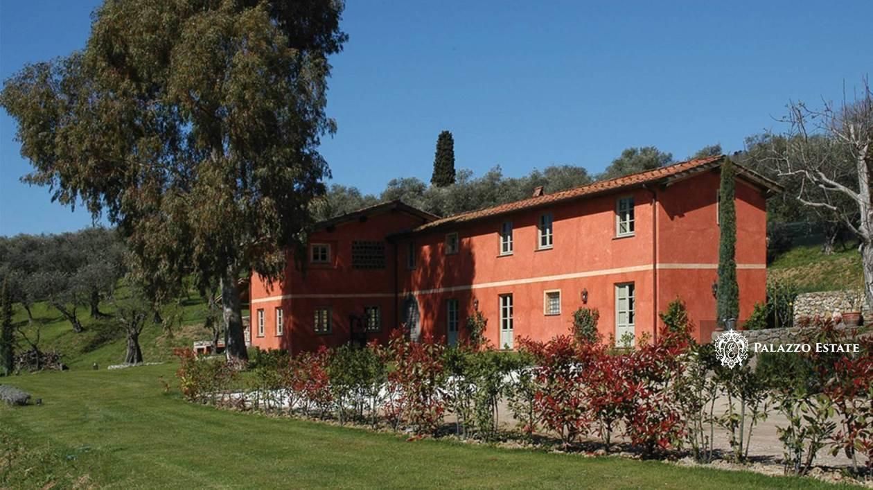 Hôtel à Massarosa, Italie, 300 m2 - image 1