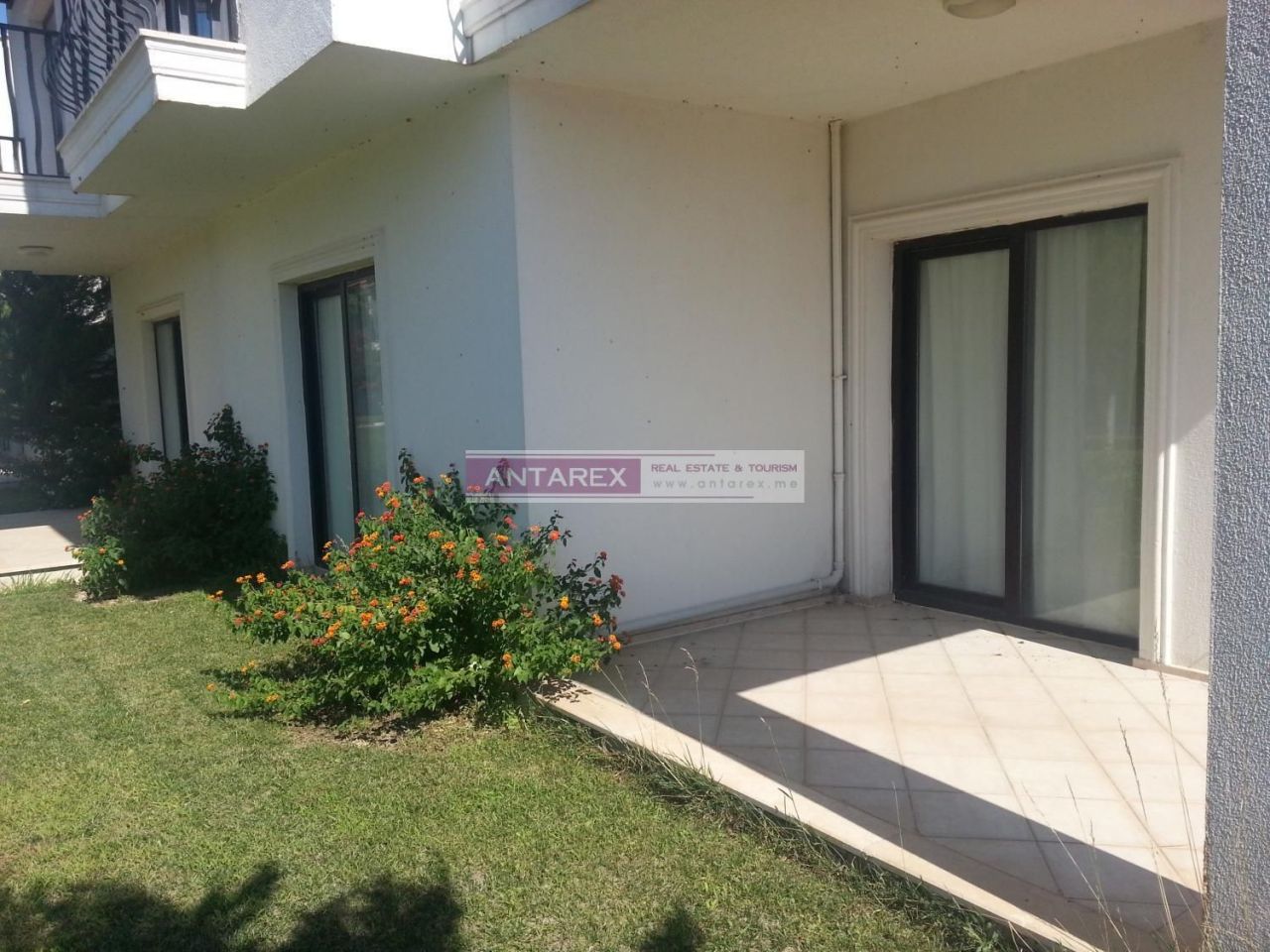 Commercial property in Baosici, Montenegro, 350 sq.m - picture 1
