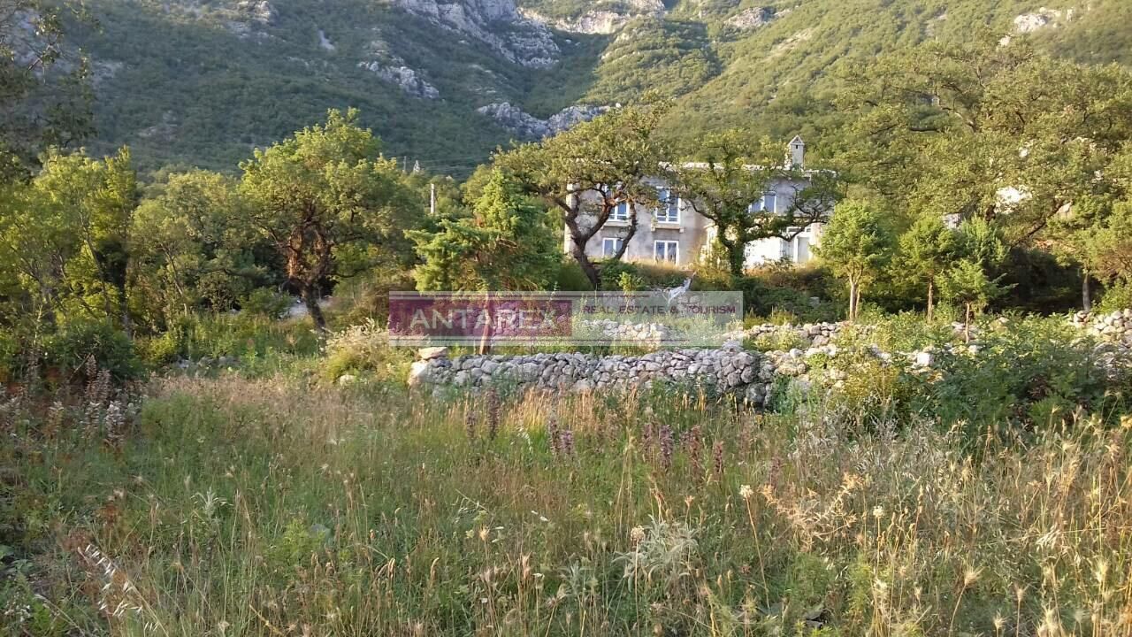 Land in Sutomore, Montenegro, 1 500 sq.m - picture 1