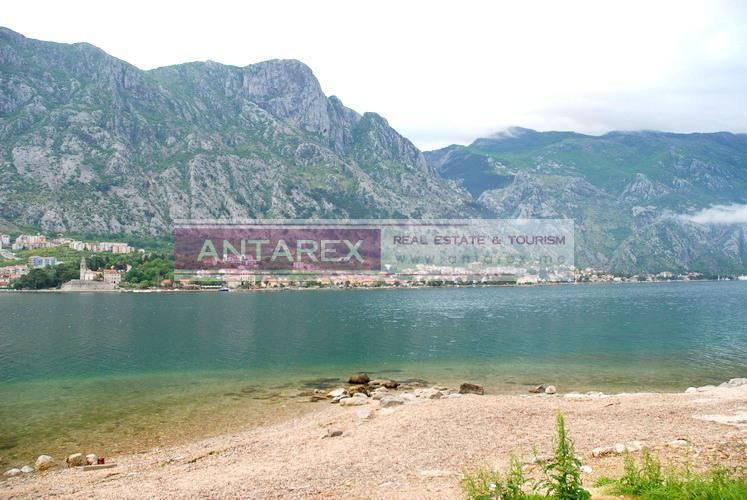 Land in Prcanj, Montenegro, 1 021 sq.m - picture 1