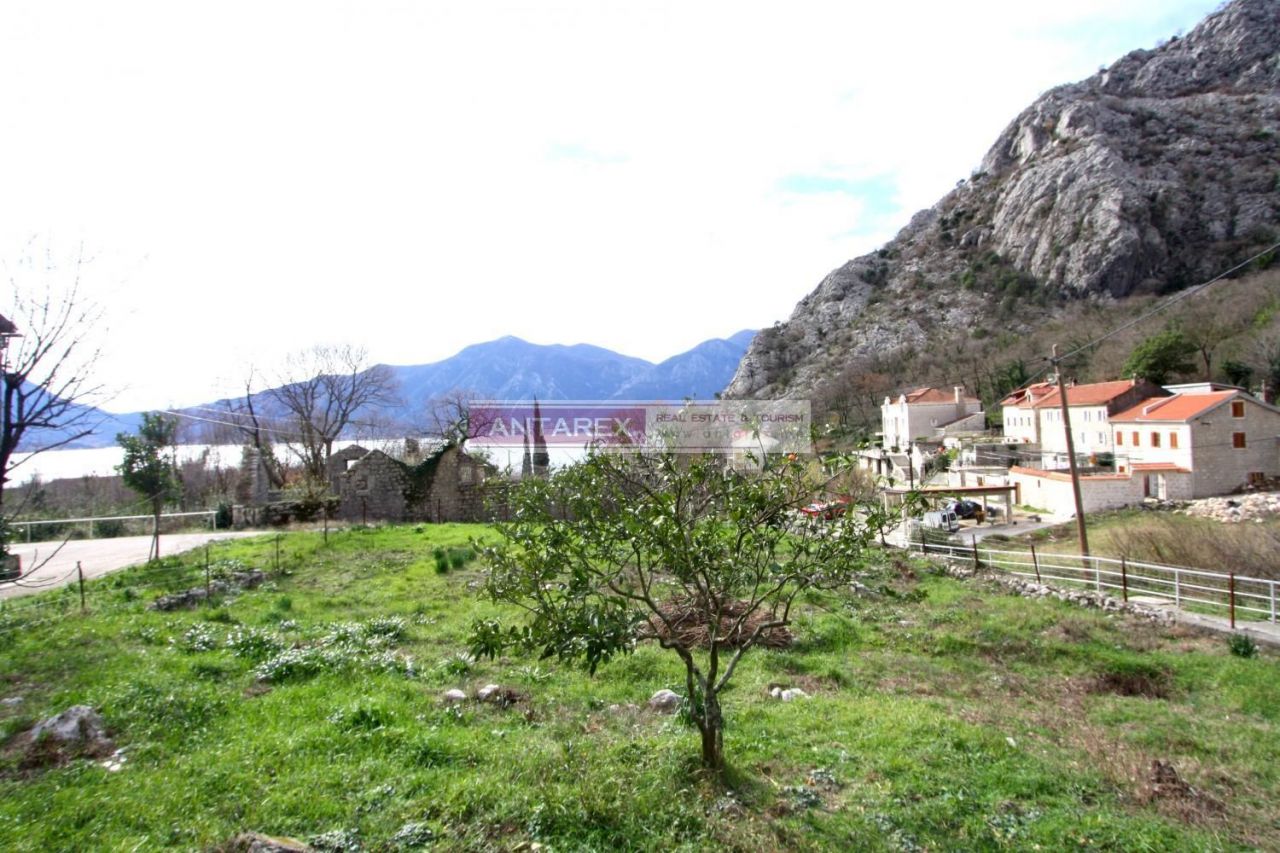 Land in Orahovac, Montenegro, 500 sq.m - picture 1